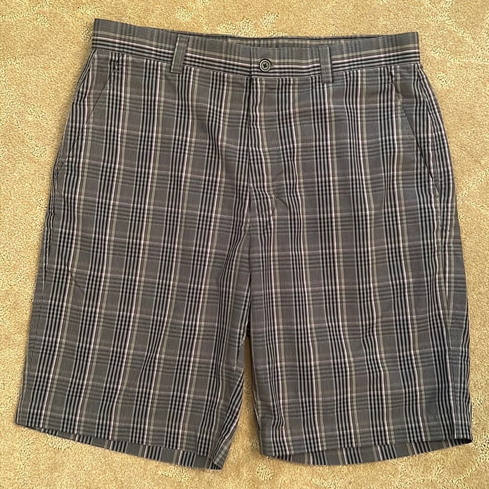 Men’s Cutter & Buck 10” Plaid Golf Shorts, 34